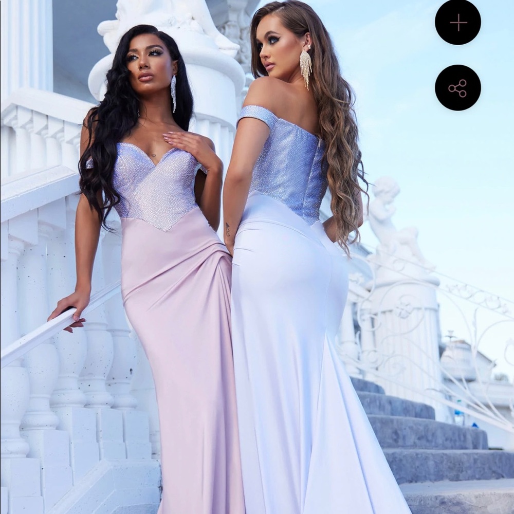 Brand new, never worn stunner! Portia and Scarlett in Ice Blue